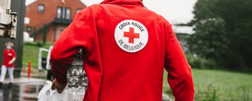 Overstromingen in België : CKS Benelux betoogt hun steun aan het Belgische Rode Kruis